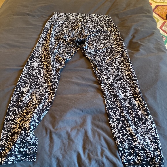 Lululemon Aligns Chirasu Black 6 - Picture 5 of 7